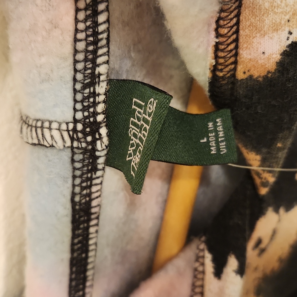 Wild Fabel Crop Hoodie - Picture 2 of 6